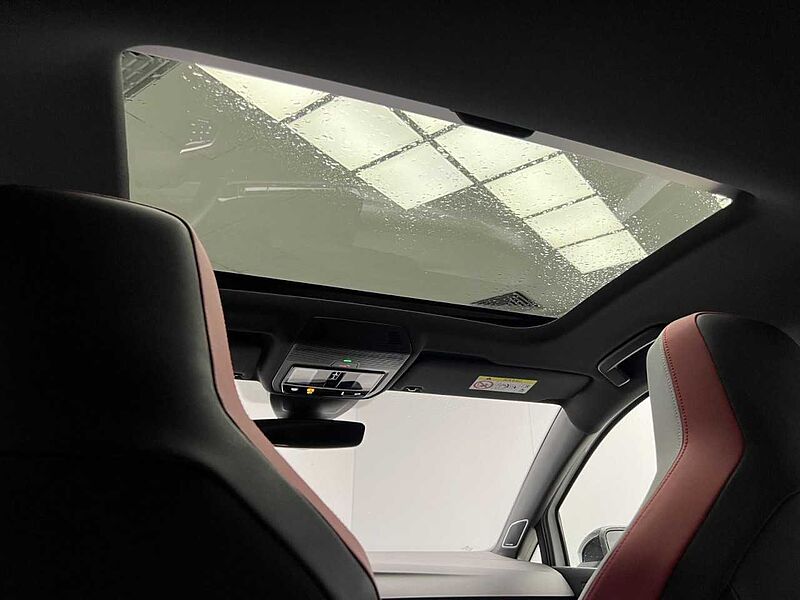 Volkswagen Golf VIII GTI Clubsport 2.0 TSI DSG Klima Navi