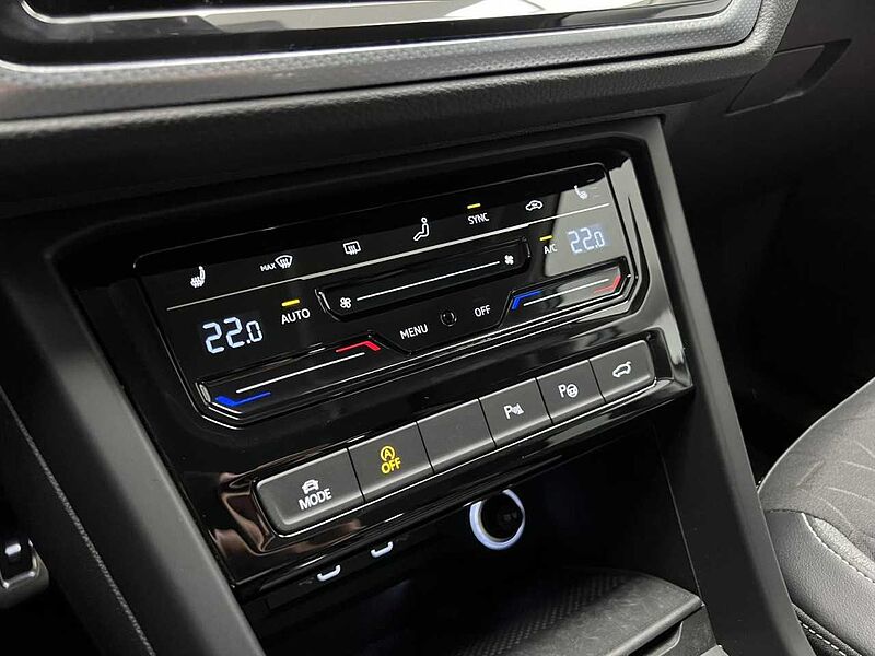 Volkswagen Touran 1.5 TSI DSG Comfortline 7-Sitzer Klima