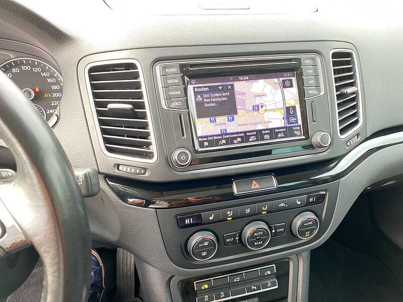 Volkswagen Sharan 2.0 TDI BMT DSG Highline*LEDER*PANO*AHK*