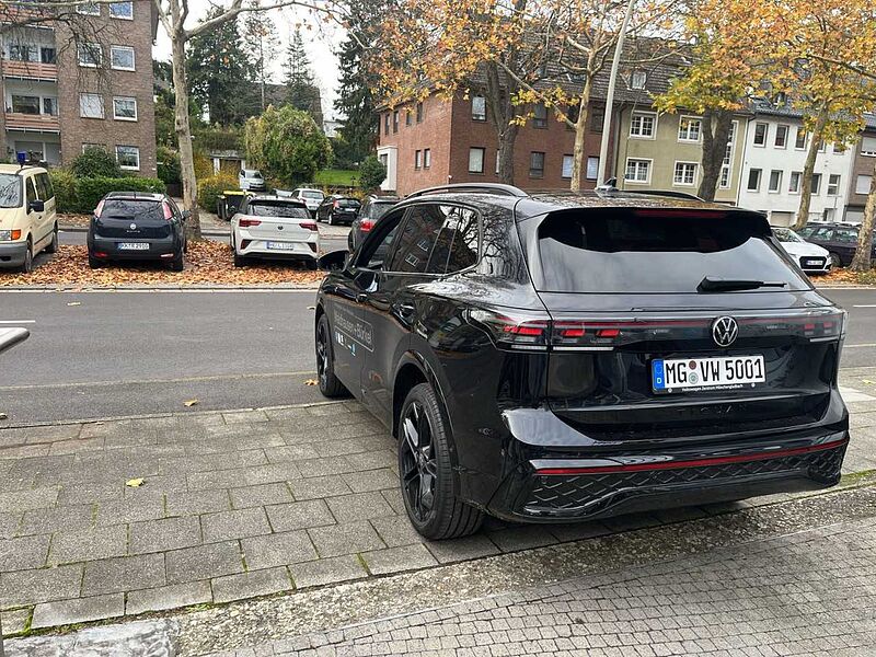 Volkswagen Tiguan 2.0 TDI DSG 4MOTION R-Line Klima Leder