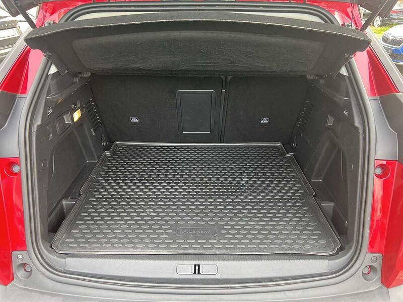 Peugeot 3008 1.5 BlueHDi 130 Allure *AHK Klima Navi