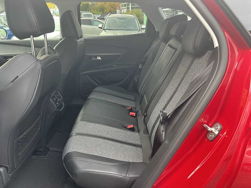 Peugeot 3008 1.5 BlueHDi 130 Allure *AHK Klima Navi