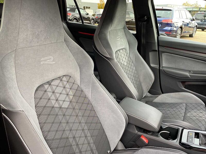 Volkswagen Golf VIII 1.5 TSI R-Line Variant*AHK*RFK*LED+*APP