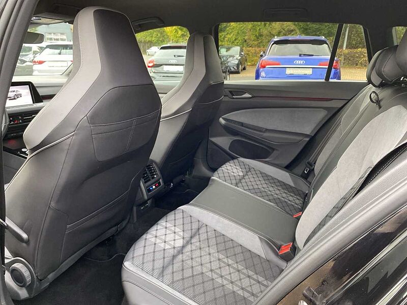 Volkswagen Golf VIII 1.5 TSI R-Line Variant*AHK*RFK*LED+*APP