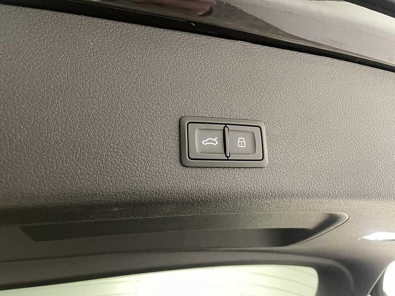 Audi e-tron 55 quattro S line Black Edition Klima