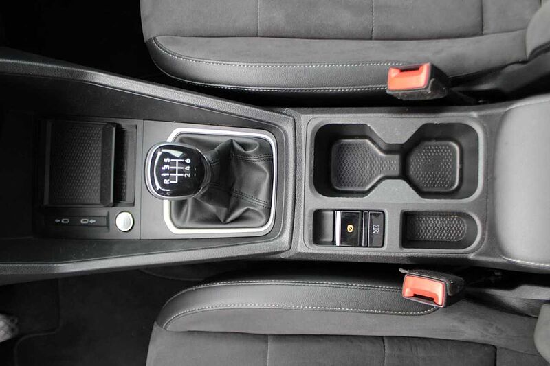 Volkswagen CADDY LIFE STYLE 2.0 TDI / PANO / AHK / NAVI / VOLL