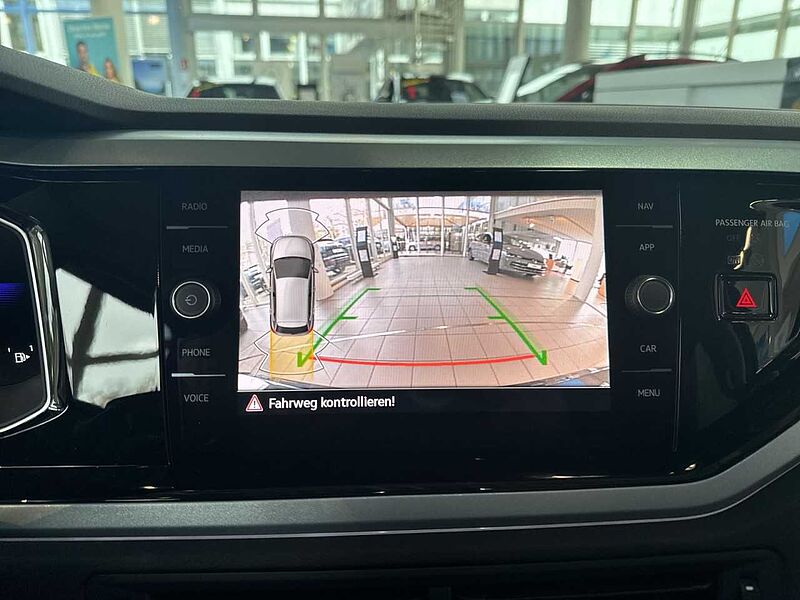 Volkswagen Polo GOAL 1,0 l TSI NAVI + RFK + SHZ + CARPLAY