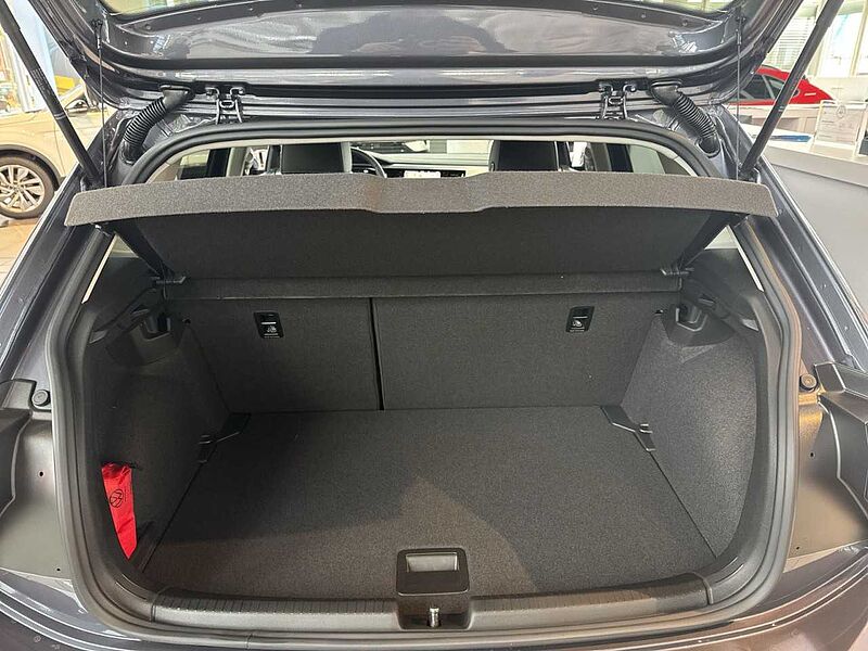 Volkswagen Polo GOAL 1,0 l TSI NAVI + RFK + SHZ + CARPLAY