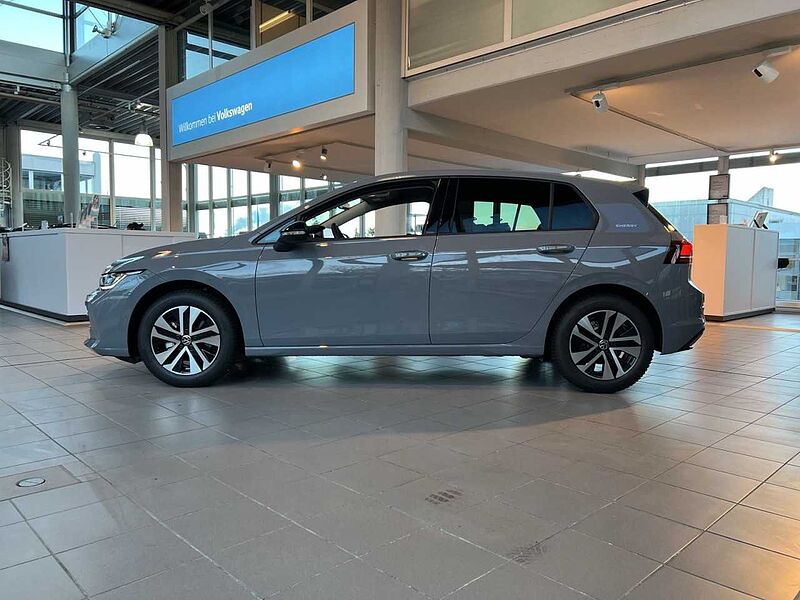 Volkswagen Golf Life 1,5 l eTSI NAVI + RFK + SHZ + CARPLAY