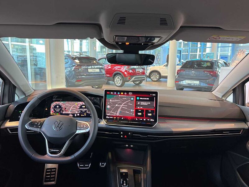 Volkswagen Golf Life 1,5 l eTSI NAVI + RFK + SHZ + CARPLAY