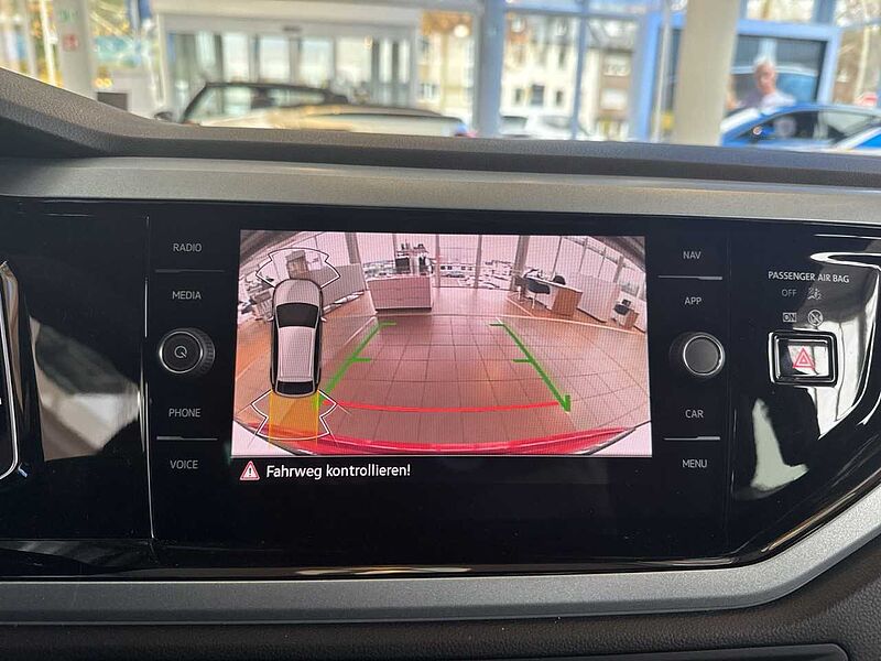 Volkswagen Taigo Life 1,0 l TSI LED + RFK + SHZ + CARPLAY