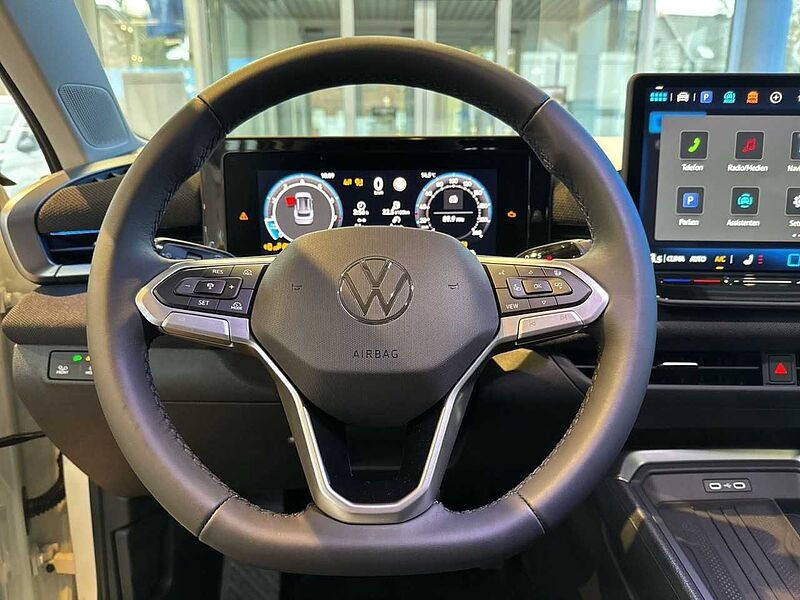 Volkswagen T-Roc Life 1.5 l eTSI RFK + SHZ + LED + CARPLAY