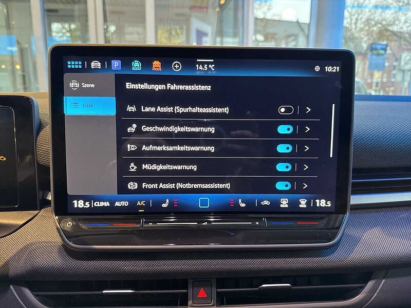 Volkswagen T-Roc Life 1.5 l eTSI RFK + SHZ + LED + CARPLAY