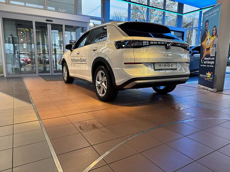 Volkswagen T-Roc Life 1.5 l eTSI RFK + SHZ + LED + CARPLAY