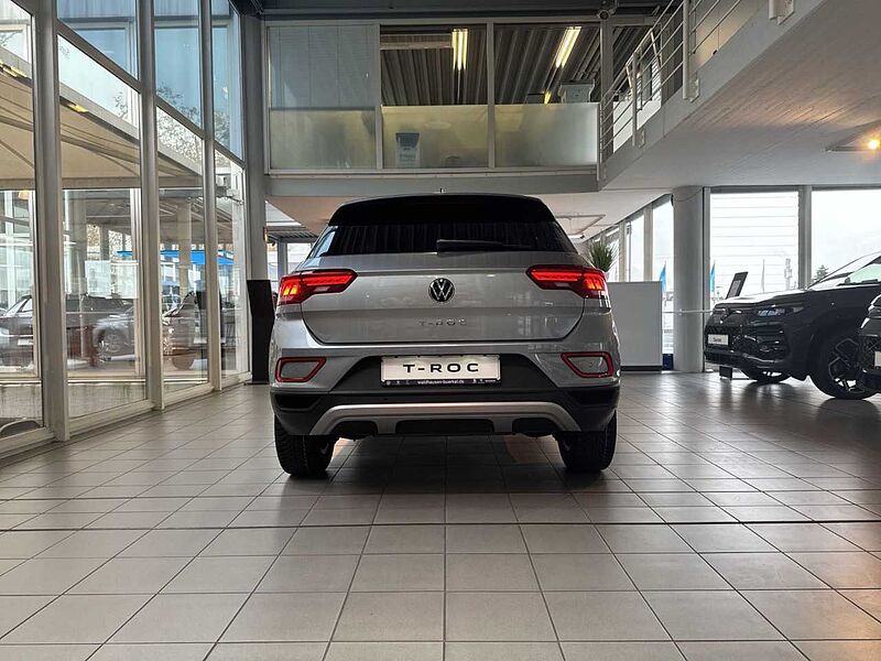 Volkswagen T-Roc Life 1.5 l TSI LED + SHZ + RFK + CARPLAY