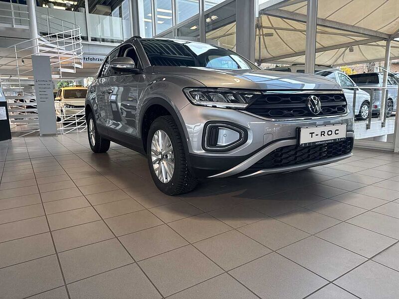 Volkswagen T-Roc Life 1.5 l TSI LED + SHZ + RFK + CARPLAY