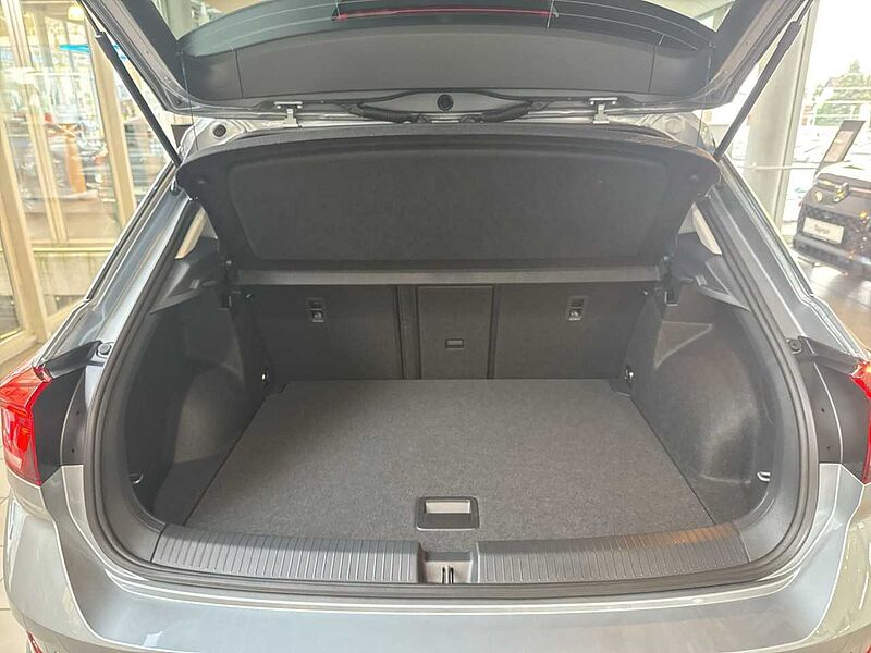 Volkswagen T-Roc Life 1.5 l TSI LED + SHZ + RFK + CARPLAY