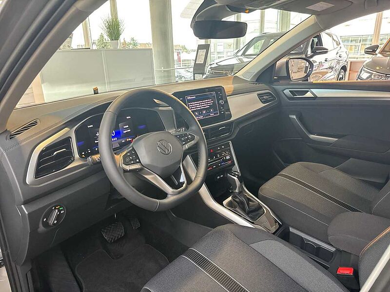 Volkswagen T-Roc Life 1.5 l TSI LED + SHZ + RFK + CARPLAY