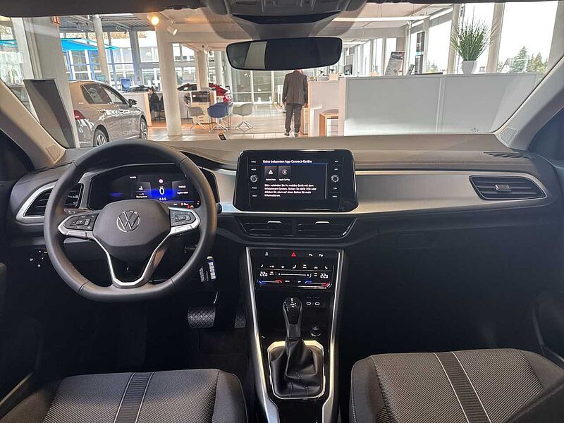 Volkswagen T-Roc Life 1.5 l TSI LED + SHZ + RFK + CARPLAY