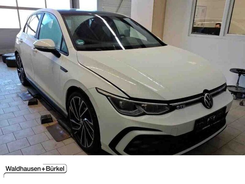 Volkswagen Golf VIII GTD 2.0 TDI DSG Panorama Klima Navi