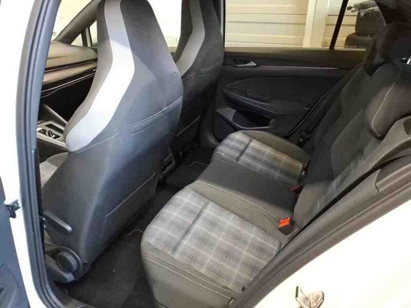 Volkswagen Golf VIII GTD 2.0 TDI DSG Panorama Klima Navi