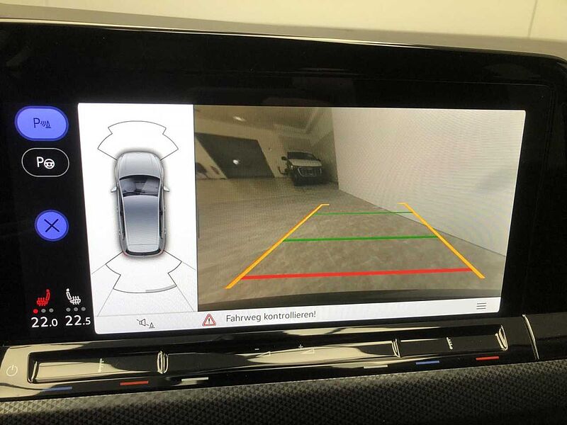 Volkswagen Golf VIII 2.0 TDI United Panorama Klima Navi