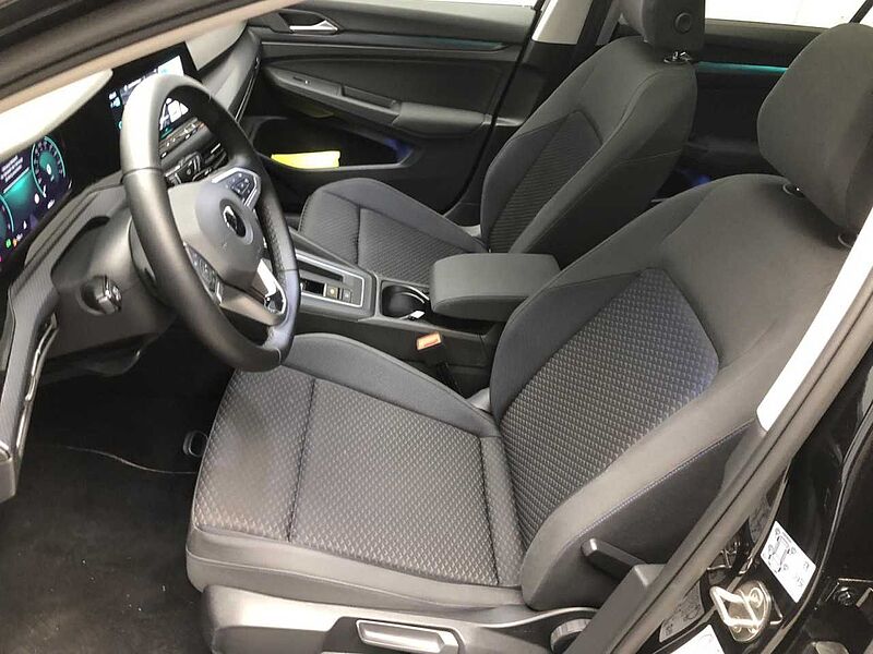 Volkswagen Golf VIII 2.0 TDI United Panorama Klima Navi