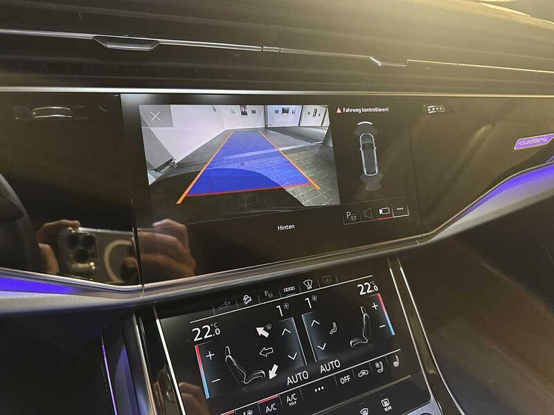 Audi Q8 55 TFSIe quattro S-line Klima Navi Leder