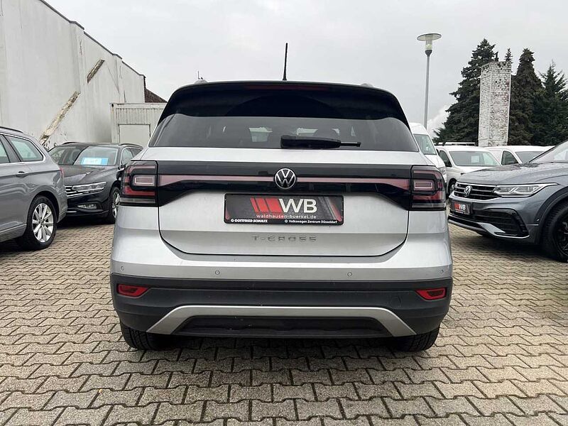 Volkswagen T-Cross 1.0 TSI Active Klima Navi Einparkhilfe