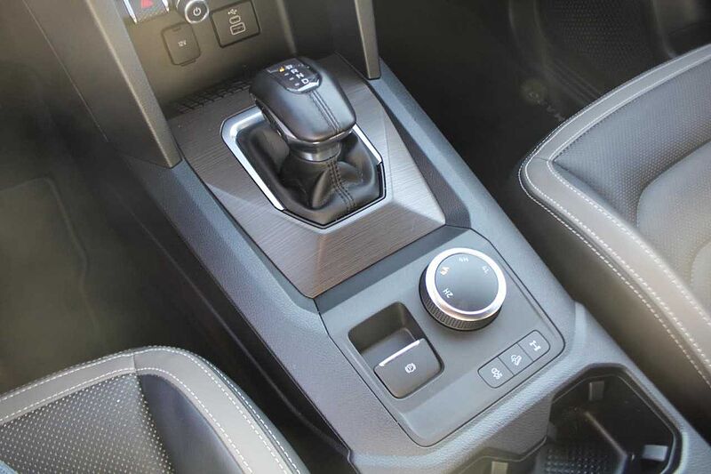 Volkswagen AMAROK DOKA 4MOTION 3.0 TDI DSG STYLE AHK / ACC / LEDER / STANDHEIZUNG