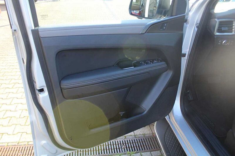 Volkswagen AMAROK DOKA 4MOTION 3.0 TDI DSG STYLE AHK / ACC / LEDER / STANDHEIZUNG