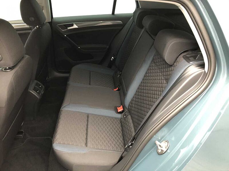 Volkswagen Golf VII 1.0 TSI DSG IQ. DRIVE R-LINE Klima Navi