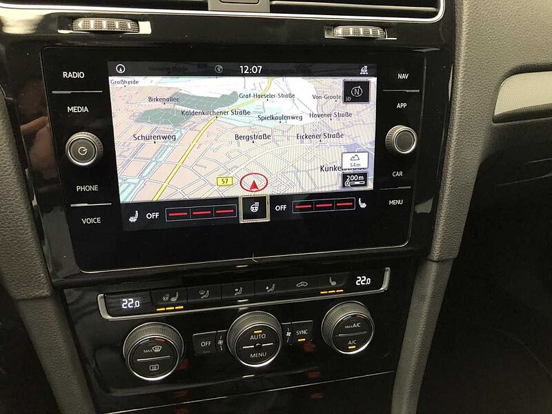 Volkswagen Golf VII 1.0 TSI DSG IQ. DRIVE R-LINE Klima Navi