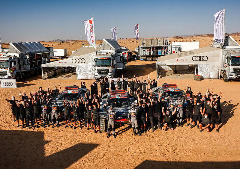 Audi RS Q e-tron bei der Rallye Dakar: Erfolgreicher Start in ein neues Zeitalter