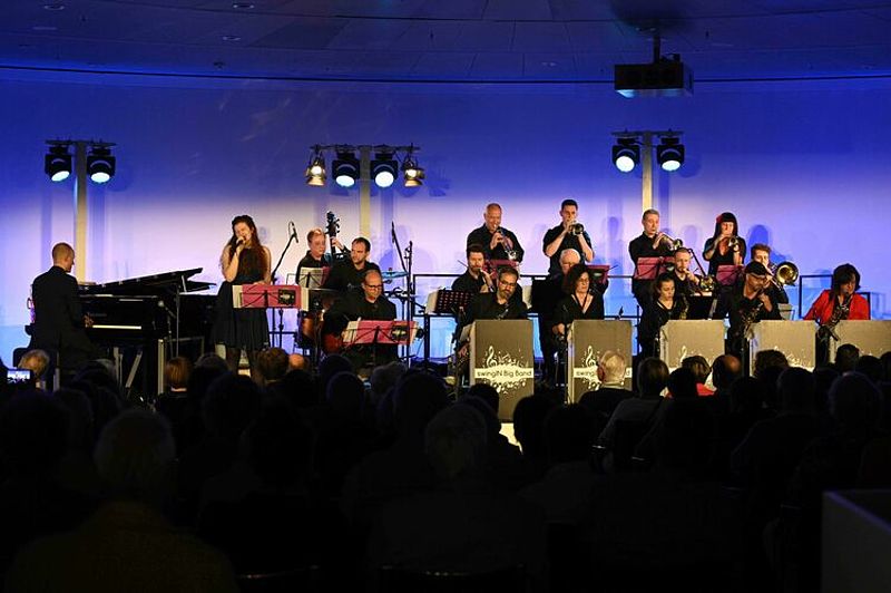Jazz im Audi Forum Ingolstadt: Saisonauftakt mit swingIN Big Band