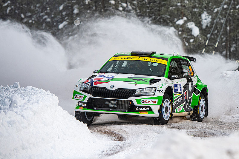 Arctic Rallye Finnland: Von ŠKODA Motorsport unterstützter Andreas Mikkelsen Dritter in WRC2
