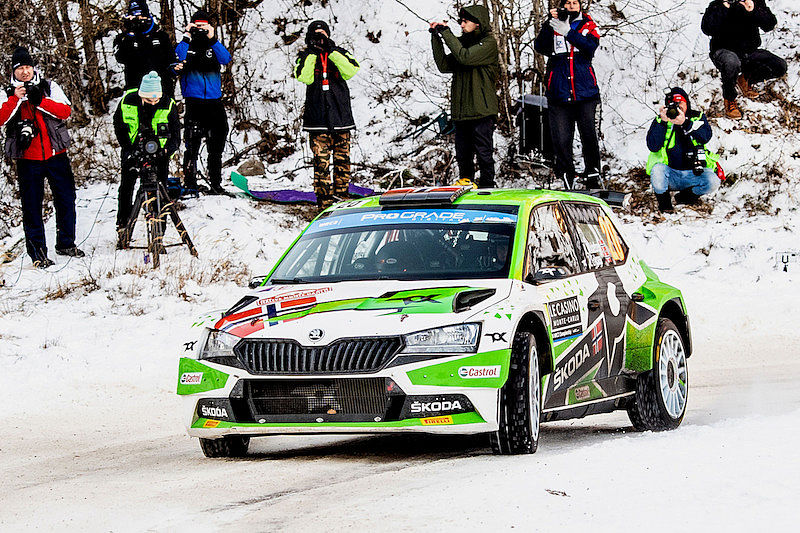 Rallye Monte Carlo: ŠKODA Fahrer Andreas Mikkelsen geht als WRC2-Spitzenreiter in die letzte Etappe