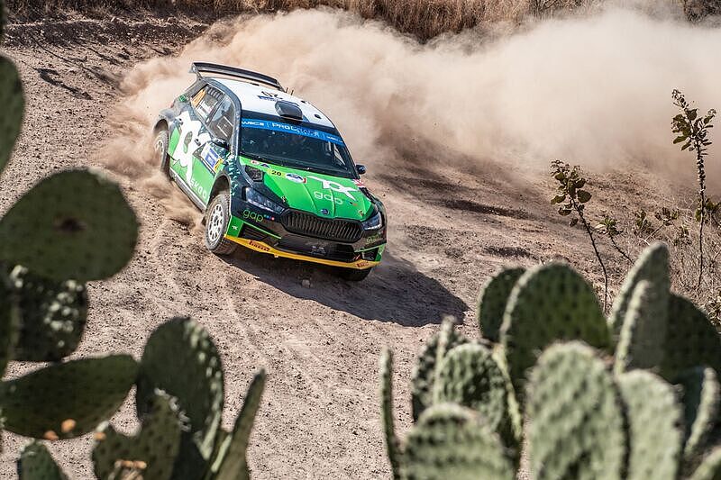Rallye Chile: heißer Kampf um den WRC2-Titel – Škoda Fahrer Gus Greensmith in Südamerika unter Zugzwang