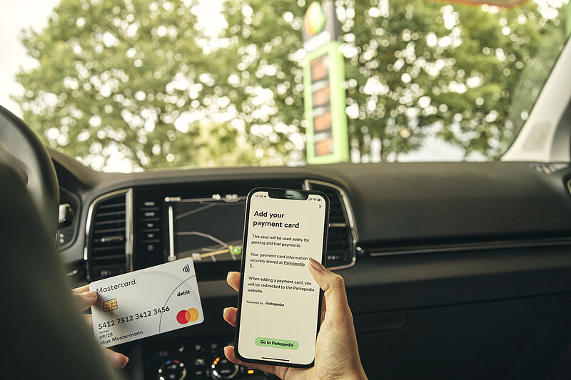 Škoda Auto führt In-car-Payment mit neuem Pay-to-Fuel-Dienst ein