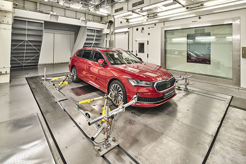 Škoda Auto eröffnet hochmodernes Simulationszentrum für anspruchsvolle Fahrzeugtests